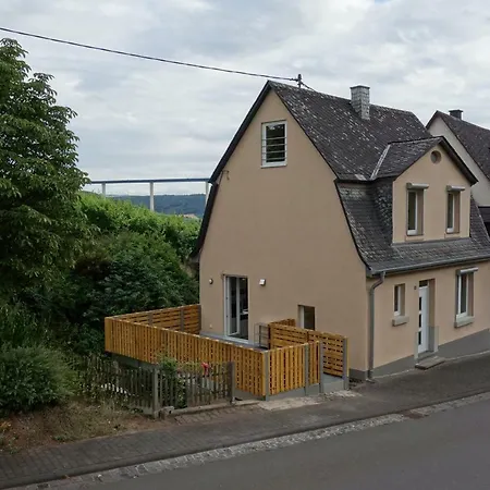 Am Moselsteig * Uerzig